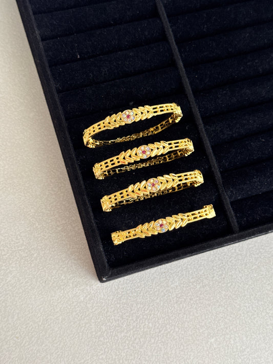 Red flower bangles 2/4 size