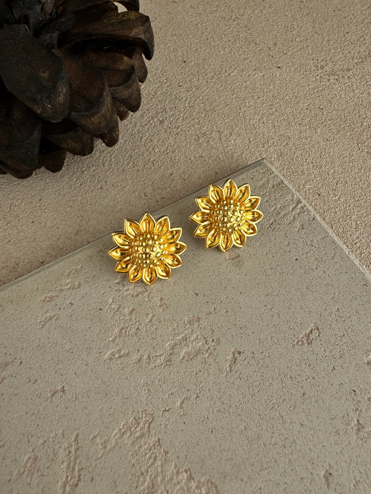 Lotus like Earring