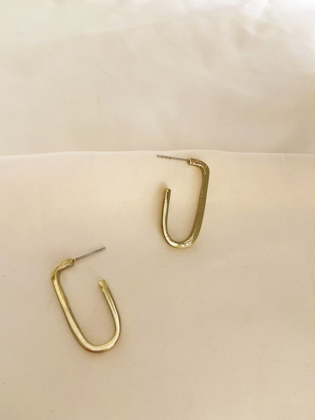 U hoop Earring - Lili-Origin